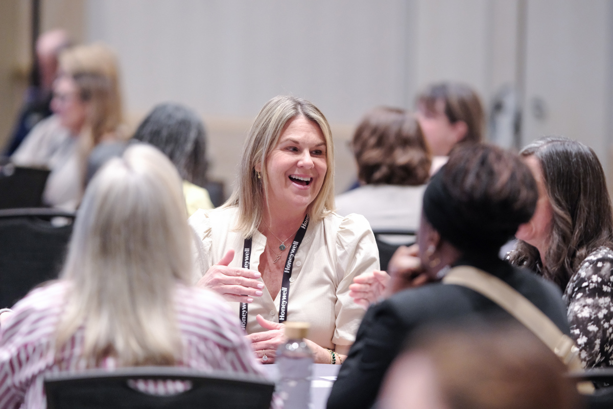 Retail executives participating in a LINK Tabletalk discussion